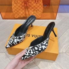 Louis Vuitton Slippers